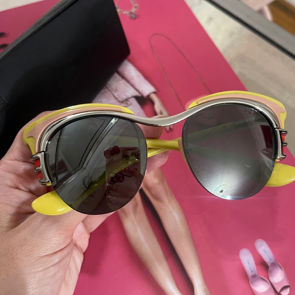 Prada Wayfarer Tinted Sunglasses